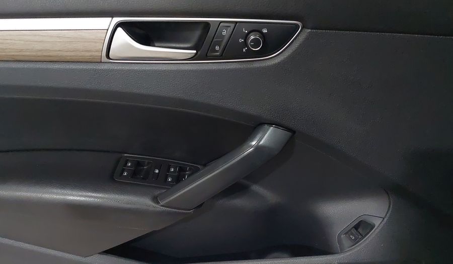 Volkswagen Passat 2.5 SPORTLINE Sedan 2017
