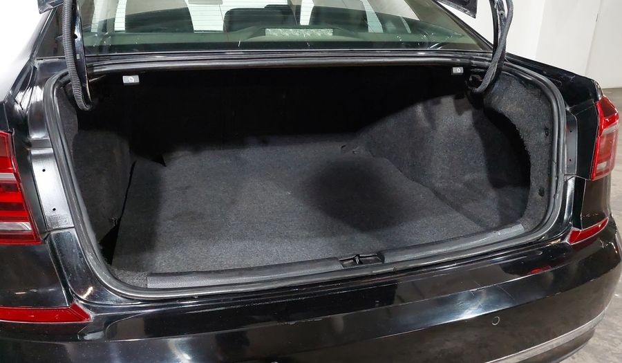 Volkswagen Passat 2.5 SPORTLINE Sedan 2017