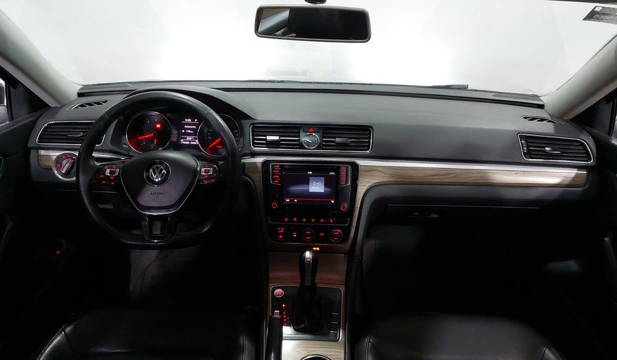Volkswagen Passat 2.5 SPORTLINE Sedan 2017