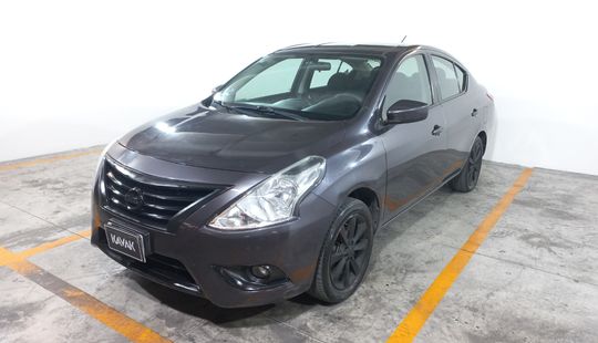 Nissan • Versa