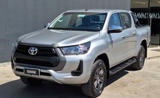 Toyota • Hilux