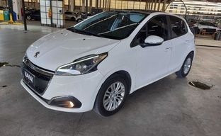 Peugeot • 208