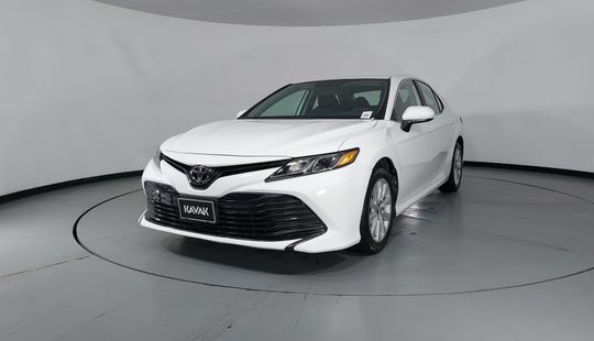 Toyota • Camry