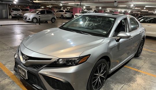 Toyota • Camry