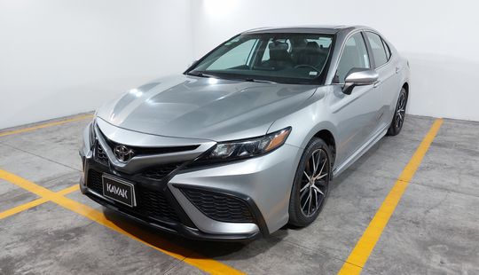 Toyota • Camry