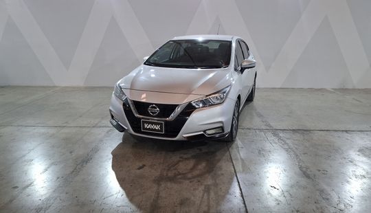 Nissan • Versa