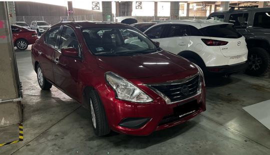 Nissan • Versa