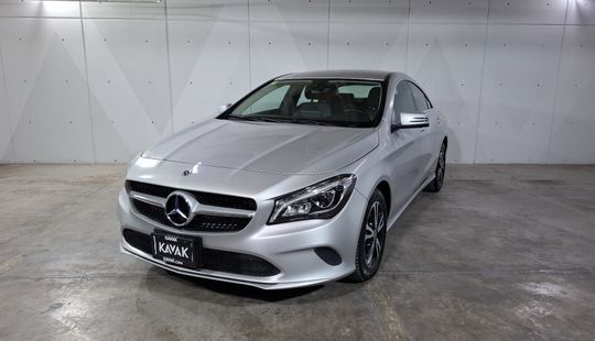 Mercedes Benz • Clase CLA