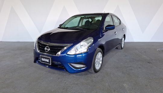 Nissan • Versa