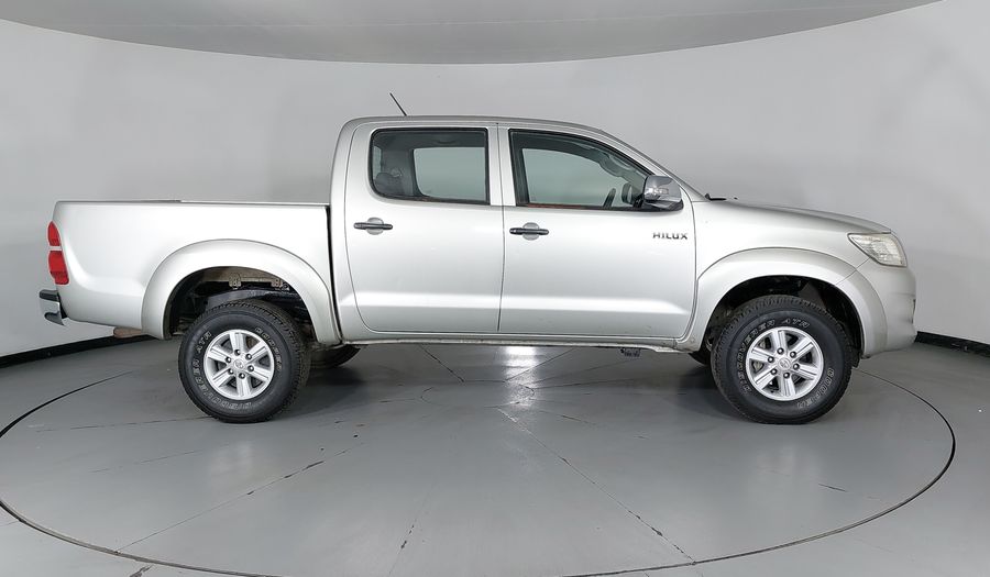 Toyota Hilux 2.7 DOBLE CABINA SR Pickup 2014