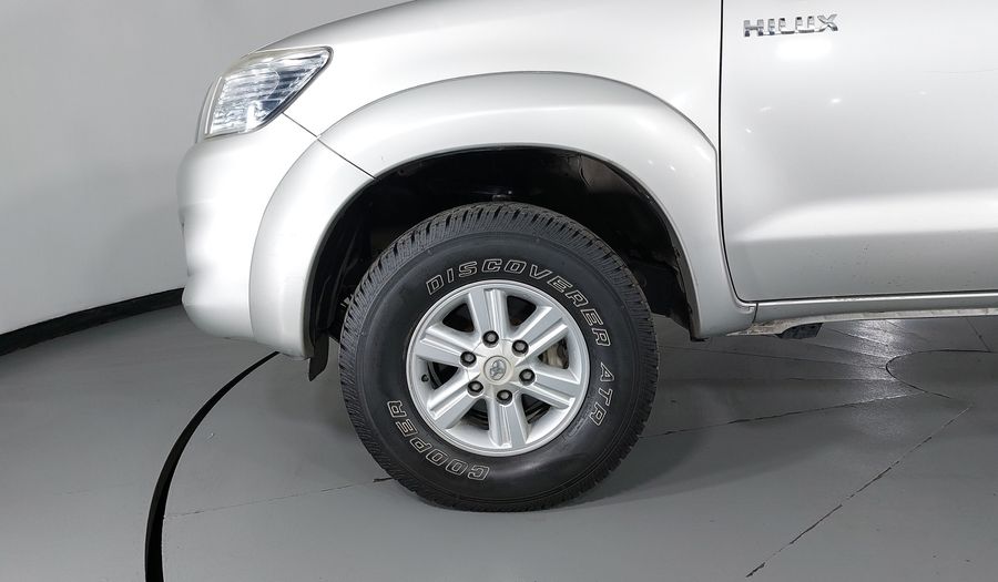 Toyota Hilux 2.7 DOBLE CABINA SR Pickup 2014