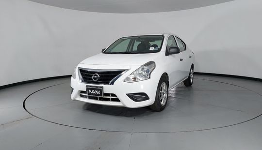 Nissan • Versa