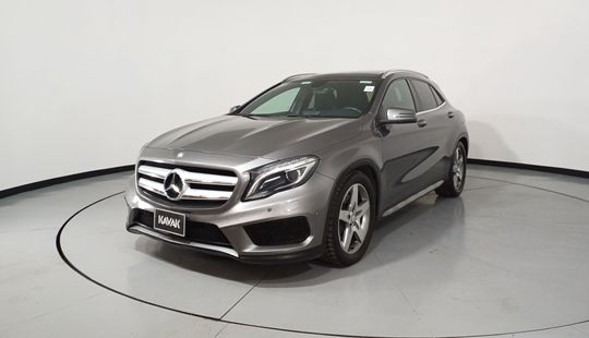 Mercedes Benz • Clase GLA