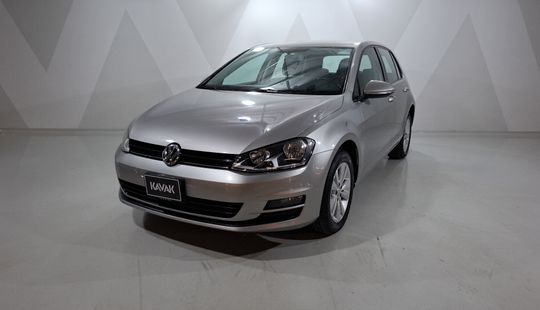 Volkswagen • Golf