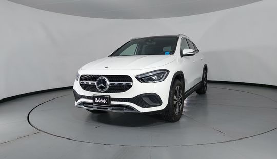 Mercedes Benz • Clase GLA