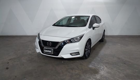 Nissan • Versa