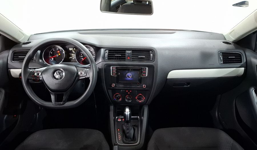 Volkswagen Jetta 2.5 COMFORTLINE TIP. BOLSAS AIRE DEL. Sedan 2018