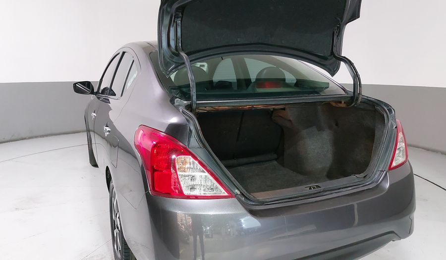 Nissan Versa 1.6 EXCLUSIVE AUTO Sedan 2017