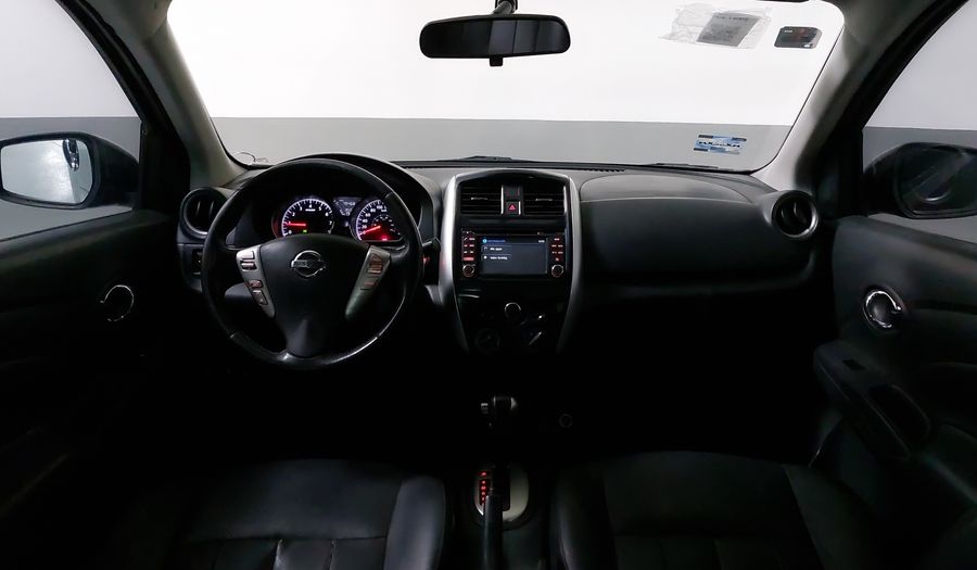 Nissan Versa 1.6 EXCLUSIVE AUTO Sedan 2017