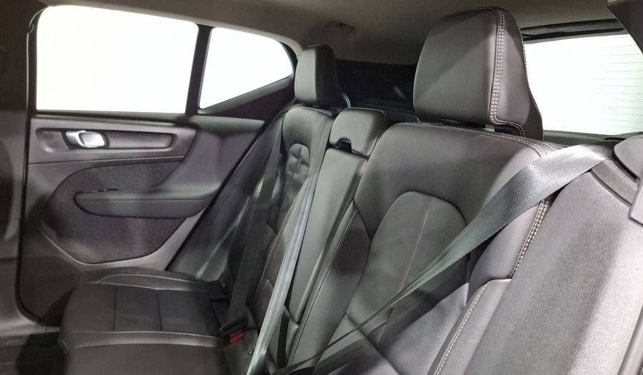 Volvo Xc40 2.0 T4 MOMENTUM AUTO Suv 2022