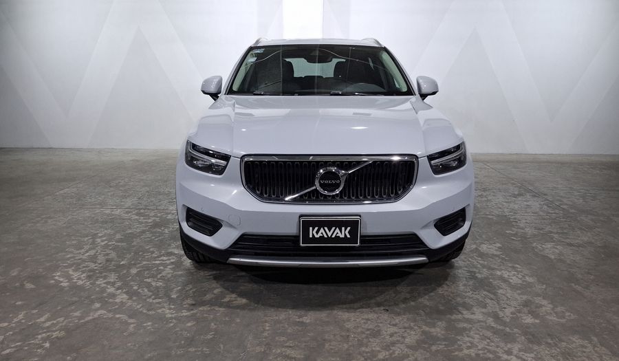 Volvo Xc40 2.0 T4 MOMENTUM AUTO Suv 2022