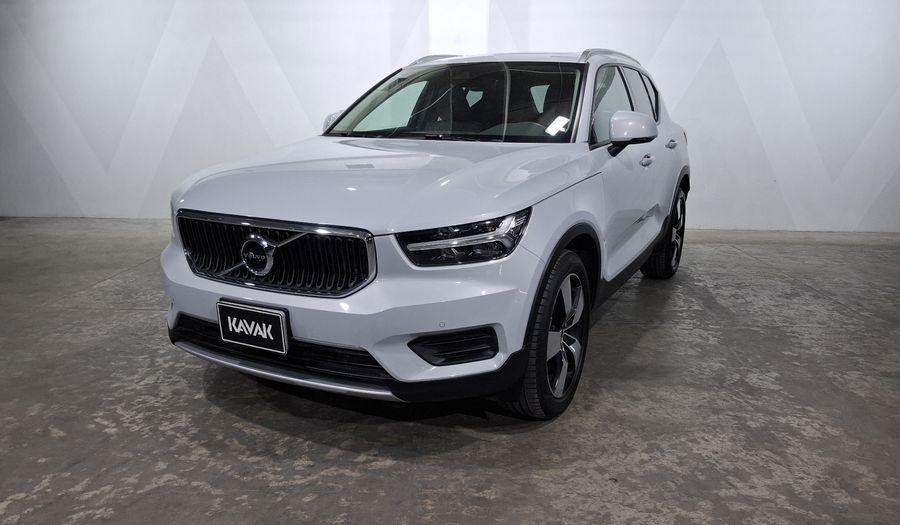 Volvo Xc40 2.0 T4 MOMENTUM AUTO Suv 2022