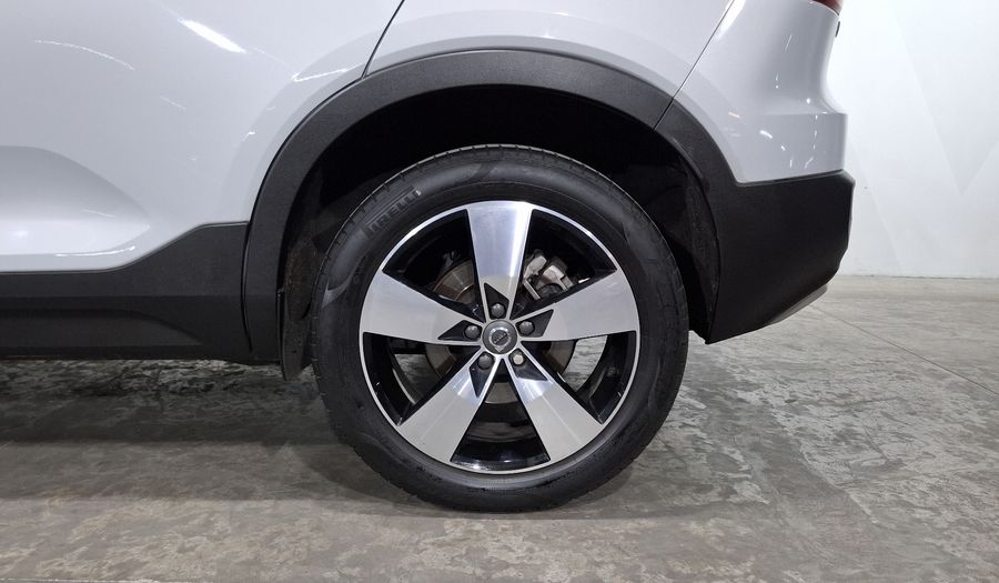 Volvo Xc40 2.0 T4 MOMENTUM AUTO Suv 2022