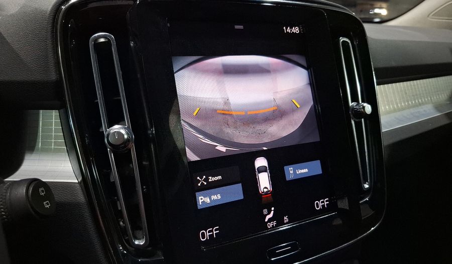 Volvo Xc40 2.0 T4 MOMENTUM AUTO Suv 2022