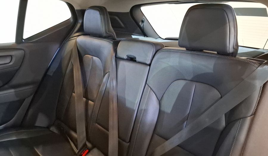 Volvo Xc40 2.0 T4 MOMENTUM AUTO Suv 2021