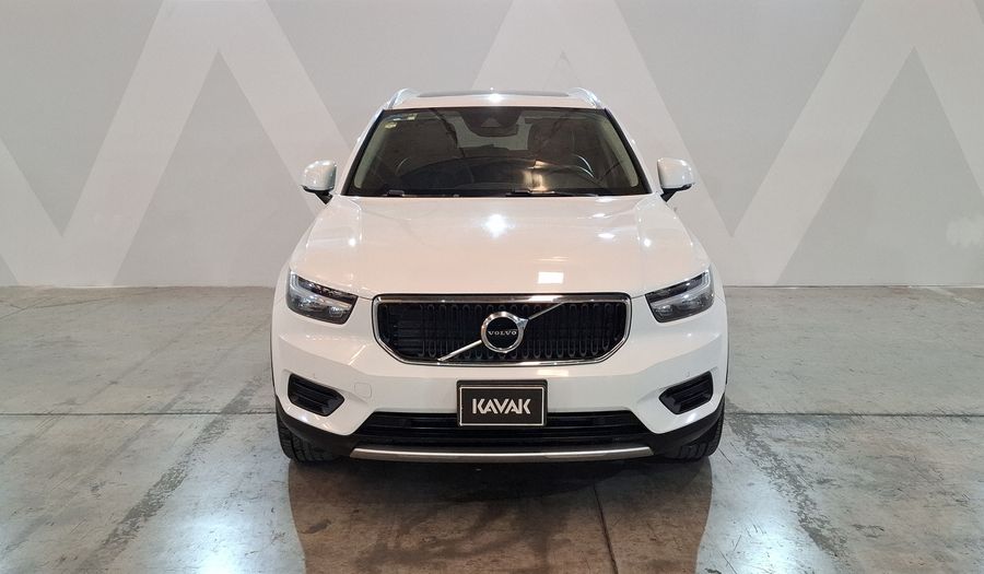 Volvo Xc40 2.0 T4 MOMENTUM AUTO Suv 2021