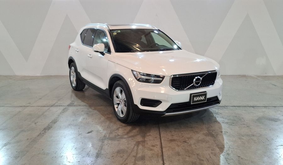 Volvo Xc40 2.0 T4 MOMENTUM AUTO Suv 2021