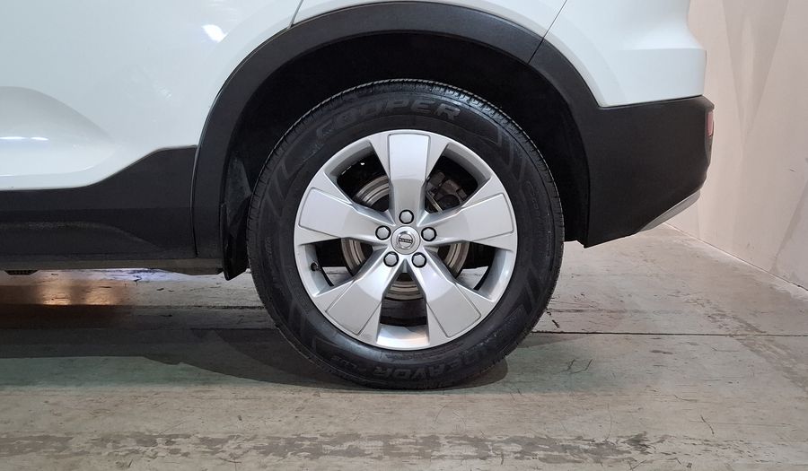 Volvo Xc40 2.0 T4 MOMENTUM AUTO Suv 2021