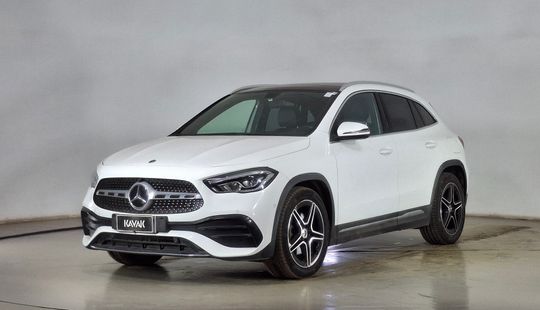 Mercedes Benz • Clase GLA