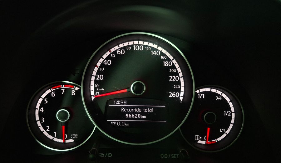 Volkswagen Beetle 1.4 TSI DSG DESIGN Hatchback 2015