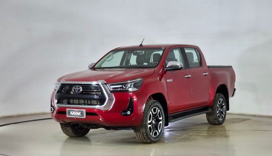 Toyota • Hilux