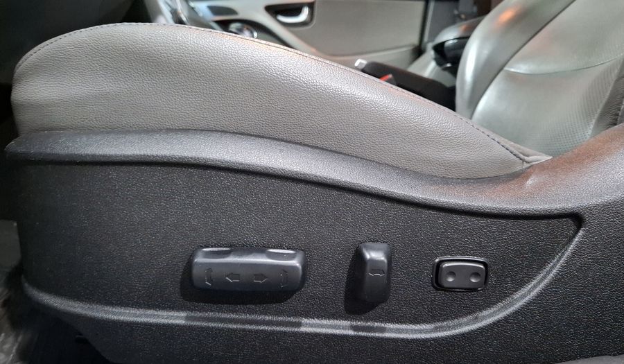 Hyundai Elantra 1.8 LIMITED TECH AT Sedan 2015