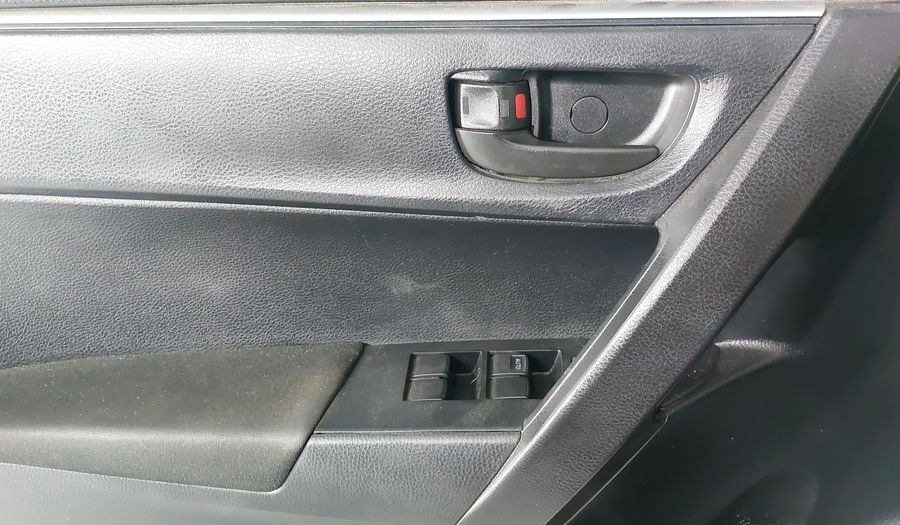 Toyota Corolla 1.8 BASE MT Sedan 2015
