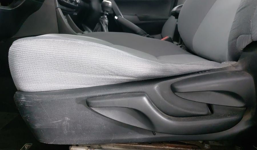Toyota Corolla 1.8 BASE MT Sedan 2015