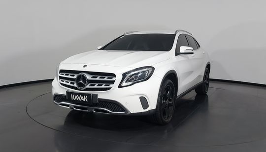 Mercedes Benz • GLA 200