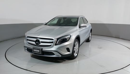 Mercedes Benz • Clase GLA