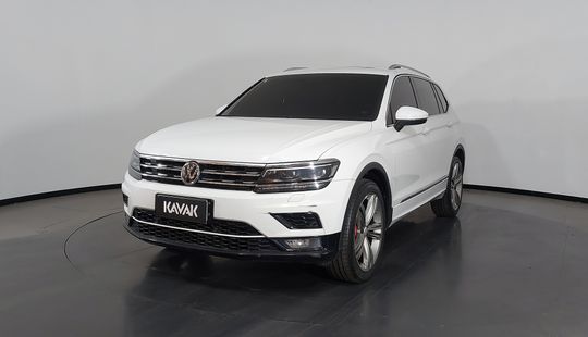 Volkswagen • Tiguan