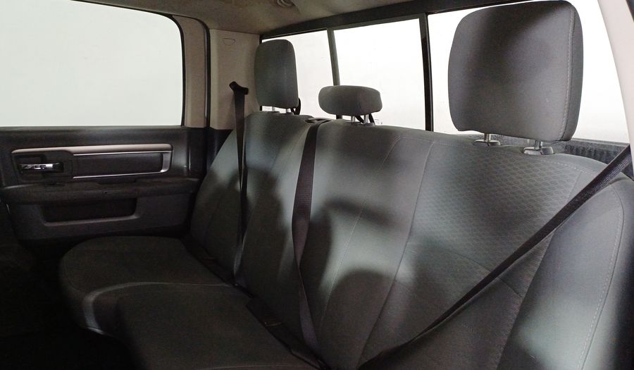 Ram 2500 5.7 CREW CAB SLT TRABAJO 4X4 V8 6AT Pickup 2018