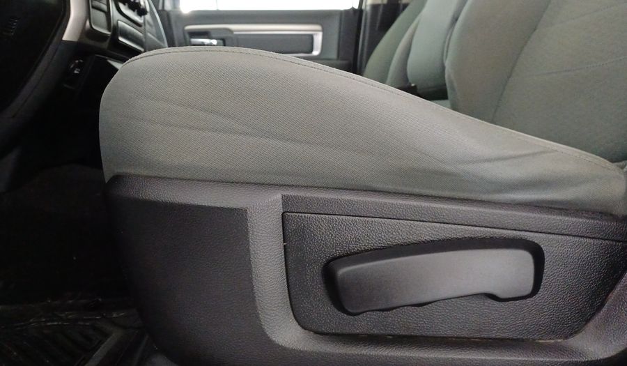 Ram 2500 5.7 CREW CAB SLT TRABAJO 4X4 V8 6AT Pickup 2018