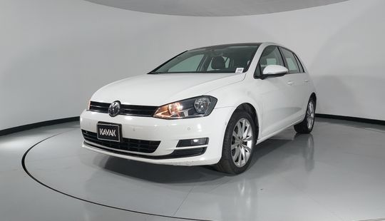 Volkswagen • Golf