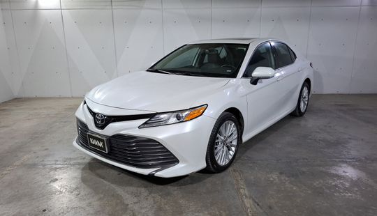 Toyota • Camry