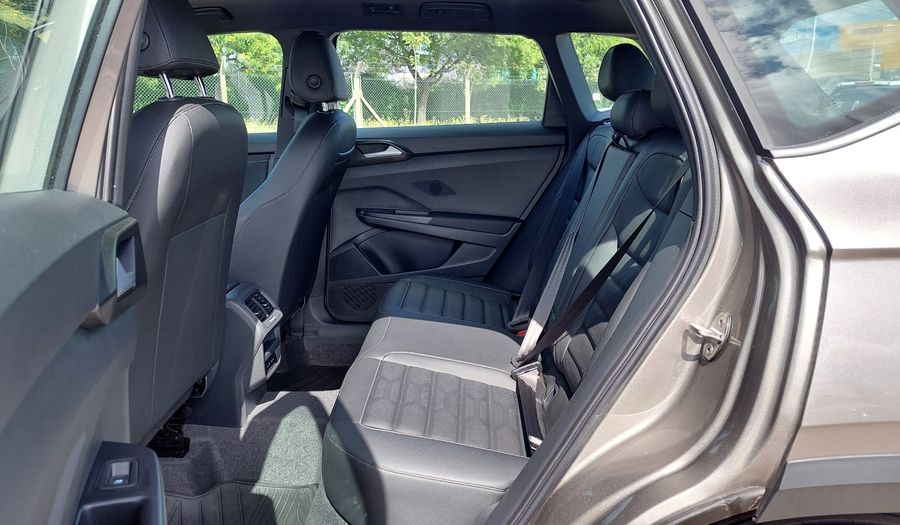 Volkswagen Taos 1.4 250 TSI HIGHLINE BI TONO AUTO MY24 Suv 2025