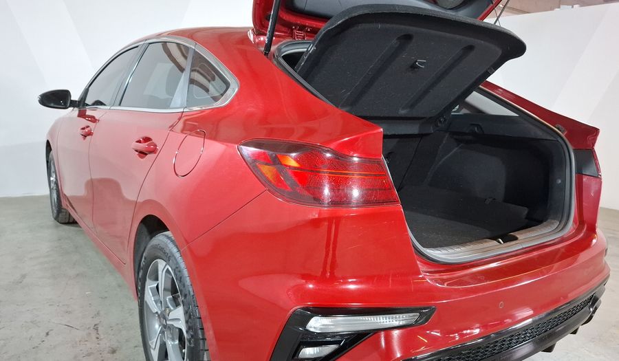 Kia Forte 2.0 EX IVT Hatchback 2020