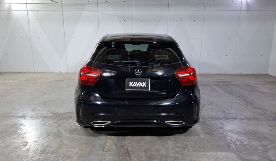 Mercedes Benz Clase A 1.6 200 SPORT DCT Hatchback 2018