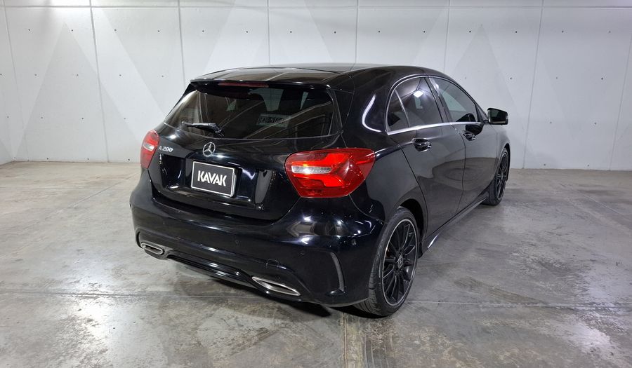 Mercedes Benz Clase A 1.6 200 SPORT DCT Hatchback 2018