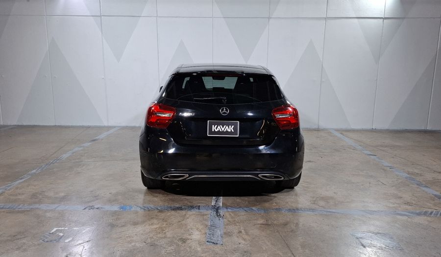 Mercedes Benz Clase A 1.6 200 URBAN DCT Hatchback 2018